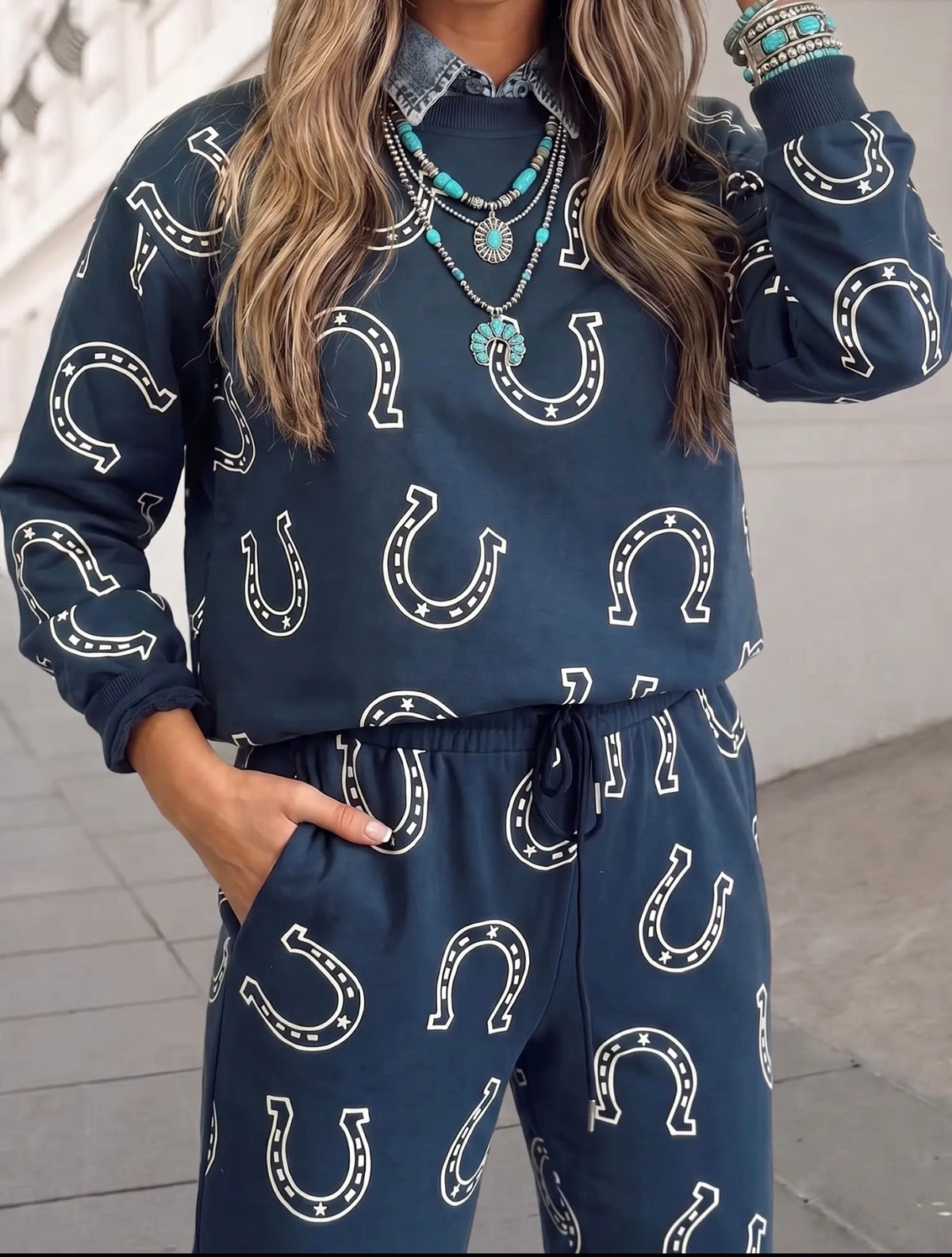 Lucky in Love Horseshoe Lounge Set      2 COLOR OPTIONS